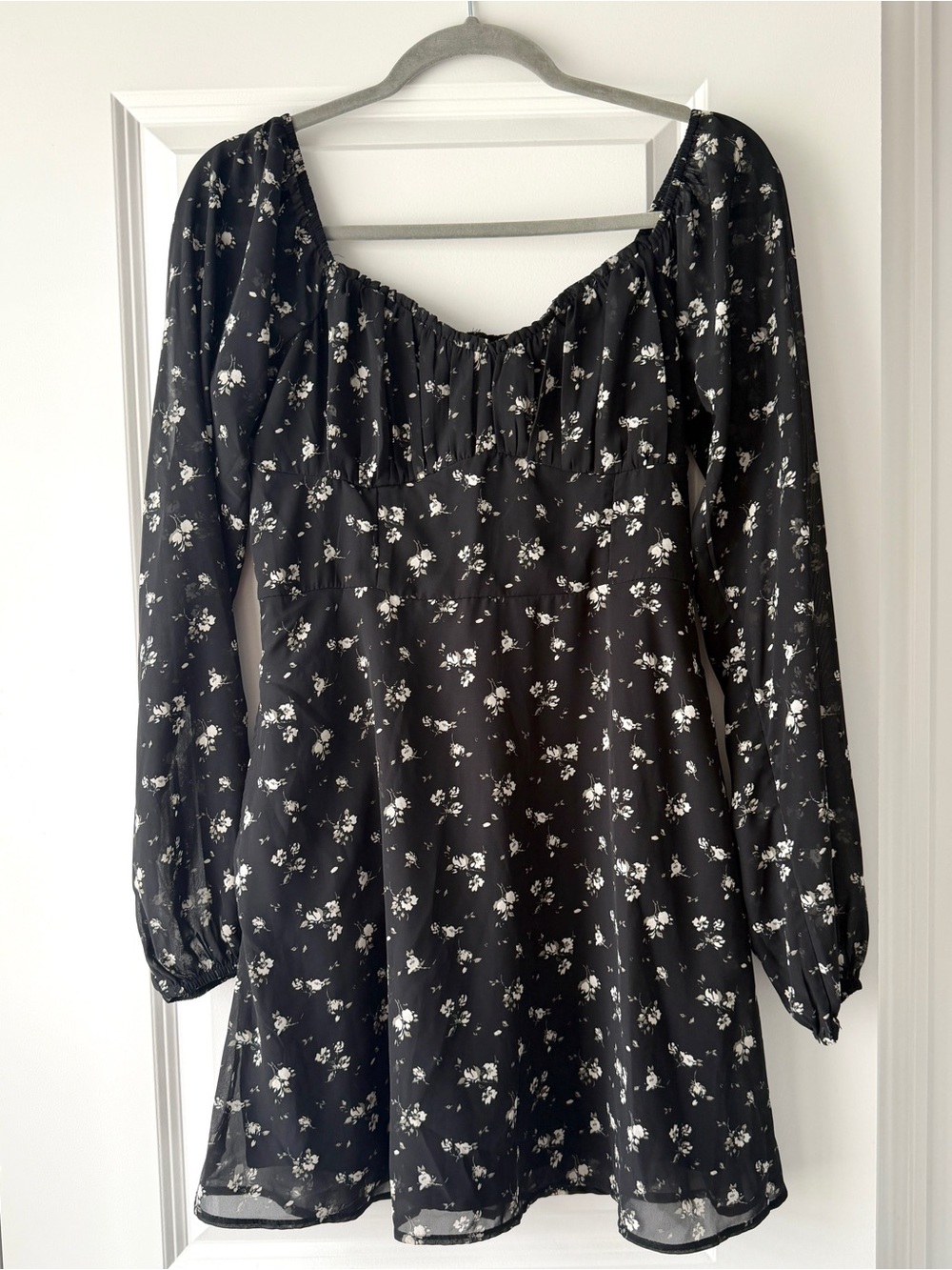Hollister Black Floral Long-Sleeve Mini Dress - Medium
